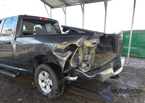 2017 Ram 1500 Tradesman 4X4 6'4 Box z USA, uszkodzony, nr VIN 1C6RR7FT4HS580318